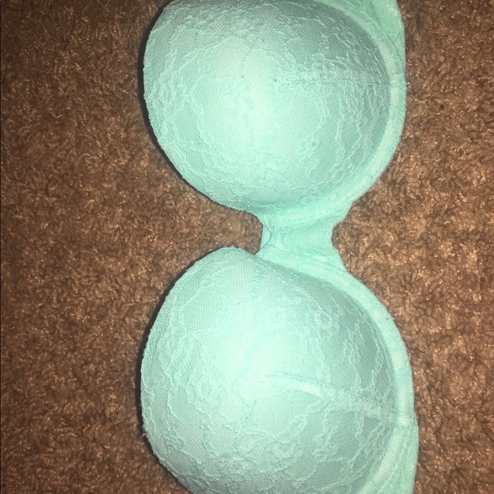Victoria’s Secret 34C